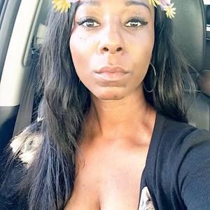 Meet your Posher, Trenika